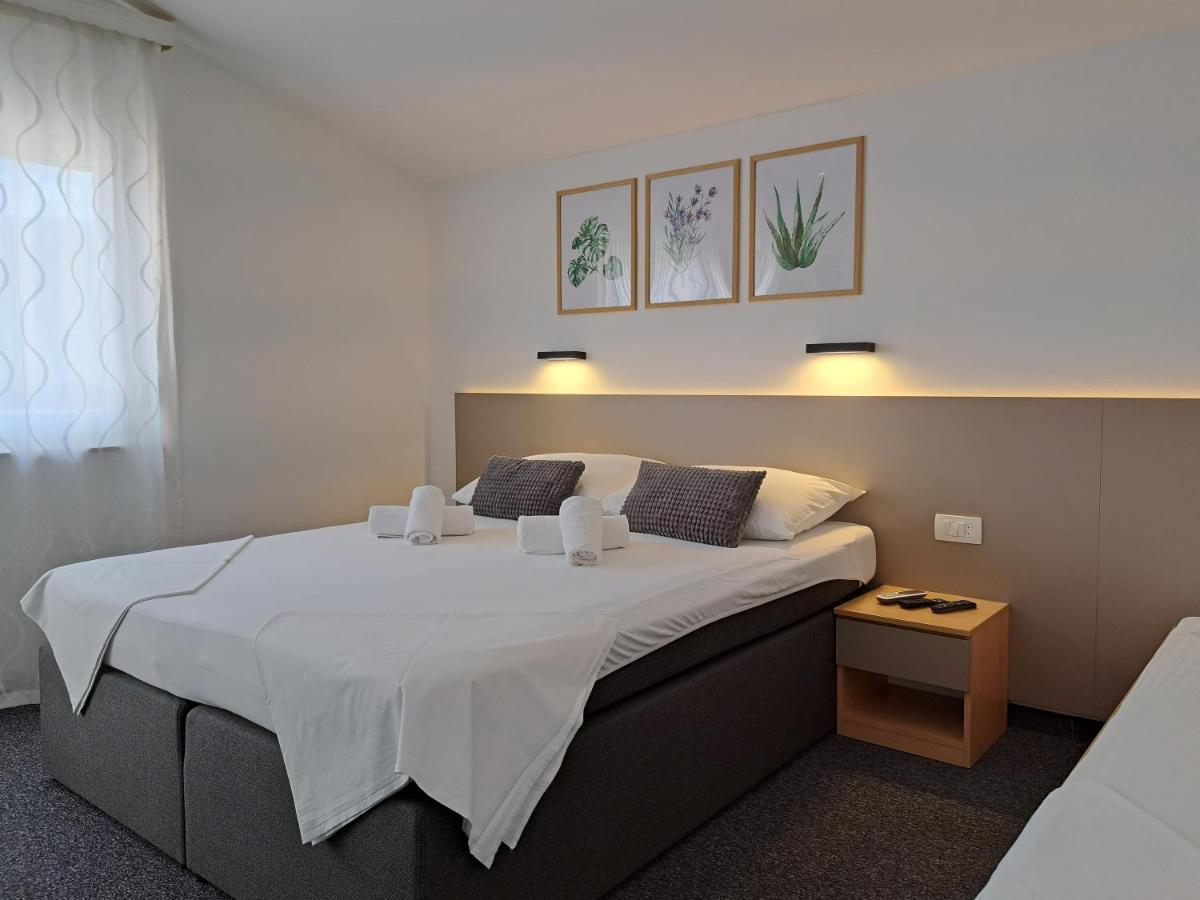 Rooms Zvonimir Stobreč Extérieur photo